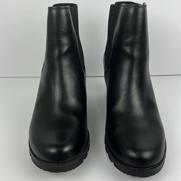 Universal Thread Linda Water Repellant Wedge Pull On Boots Black Sz 10 Chelsea - Picture 3 of 15